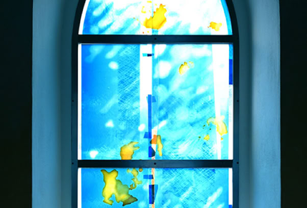 Kath. Kirche St. Maria Magdalena, Winterberg-Elkeringhausen. Fenstergestaltung Schiff.