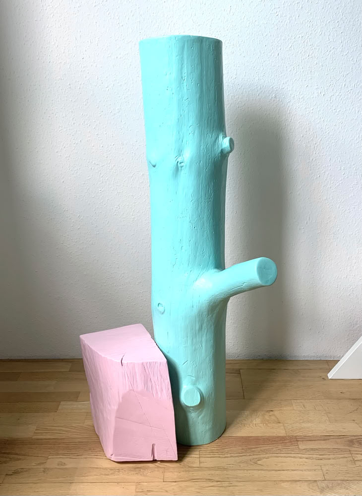 BARBIE UND KEN, 2024, Acrylfarbe, Lack auf Holz, 117 x 53 x 39 cm 